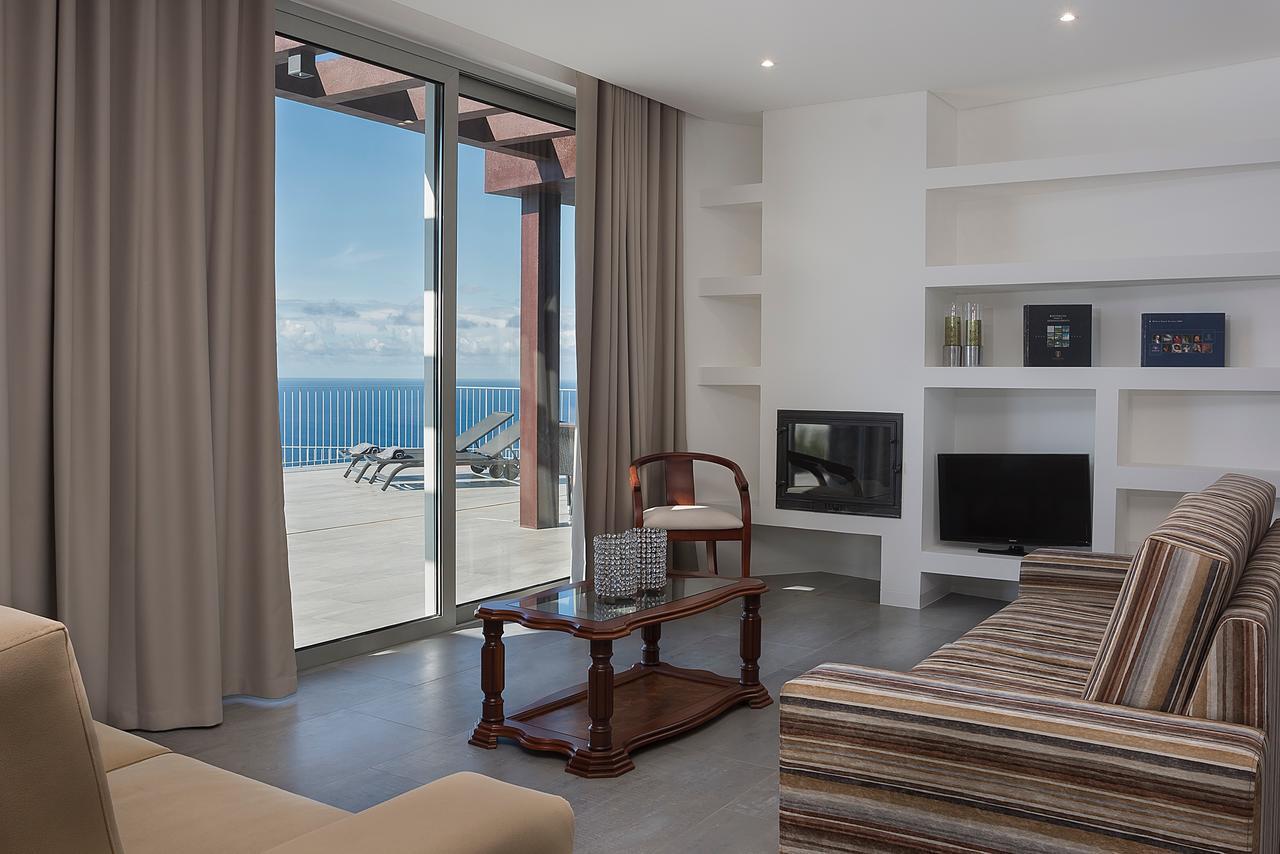 Вилла Ourmadeira - Cliffscape, Panoramic Seaviews Estreito Da Calheta Экстерьер фото